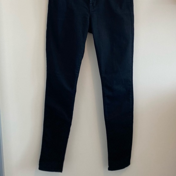 🌸J Brand Black Skinny Jeans🌸 - Picture 3 of 9